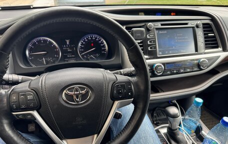 Toyota Highlander III, 2014 год, 3 150 000 рублей, 7 фотография