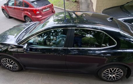 Toyota Camry, 2021 год, 2 300 000 рублей, 4 фотография