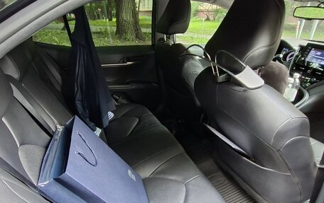 Toyota Camry, 2021 год, 2 300 000 рублей, 6 фотография