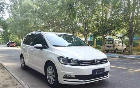 Volkswagen Touran III, 2021 год, 1 548 000 рублей, 3 фотография