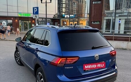 Volkswagen Tiguan II, 2018 год, 2 550 000 рублей, 3 фотография