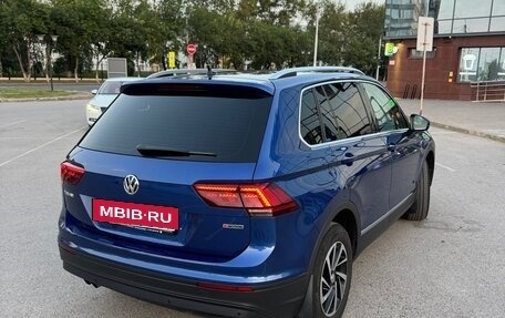 Volkswagen Tiguan II, 2018 год, 2 550 000 рублей, 2 фотография
