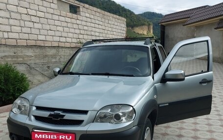 Chevrolet Niva I рестайлинг, 2013 год, 680 000 рублей, 2 фотография