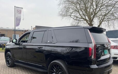 Cadillac Escalade V, 2022 год, 8 000 000 рублей, 5 фотография