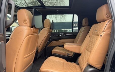 Cadillac Escalade V, 2022 год, 8 000 000 рублей, 14 фотография