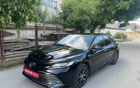 Toyota Camry, 2018 год, 2 030 000 рублей, 4 фотография