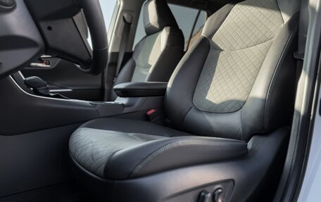 Toyota RAV4, 2025 год, 3 590 000 рублей, 27 фотография