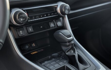 Toyota RAV4, 2025 год, 3 590 000 рублей, 31 фотография