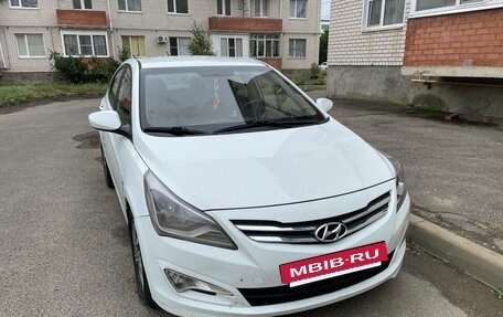 Hyundai Solaris II рестайлинг, 2015 год, 1 020 000 рублей, 3 фотография