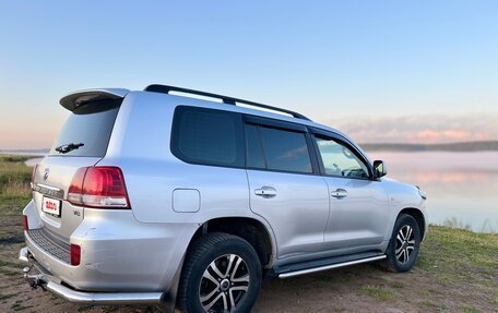 Toyota Land Cruiser 200, 2009 год, 2 300 000 рублей, 10 фотография