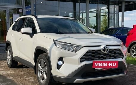 Toyota RAV4, 2019 год, 2 799 000 рублей, 4 фотография