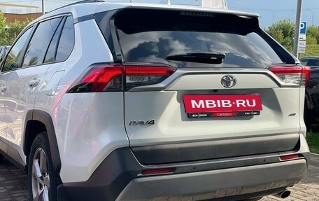 Toyota RAV4, 2019 год, 2 799 000 рублей, 9 фотография