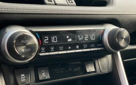 Toyota RAV4, 2019 год, 2 799 000 рублей, 23 фотография