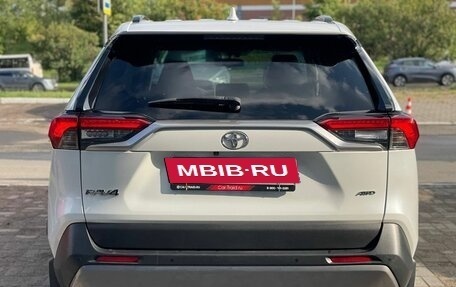 Toyota RAV4, 2019 год, 2 799 000 рублей, 6 фотография