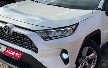 Toyota RAV4, 2019 год, 2 799 000 рублей, 12 фотография