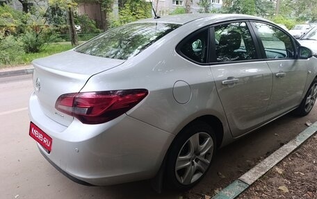 Opel Astra J, 2013 год, 720 000 рублей, 1 фотография