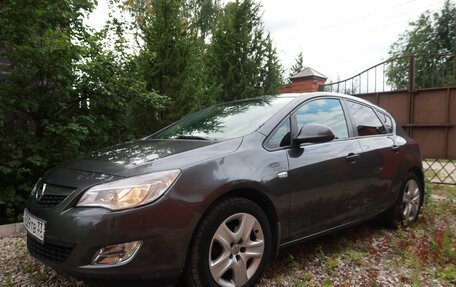 Opel Astra J, 2011 год, 900 000 рублей, 13 фотография