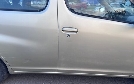 Toyota FunCargo, 2001 год, 350 000 рублей, 32 фотография