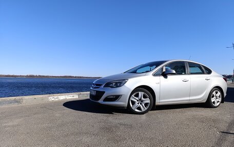 Opel Astra J, 2013 год, 720 000 рублей, 3 фотография