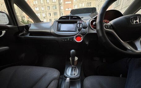Honda Fit III, 2011 год, 820 000 рублей, 11 фотография
