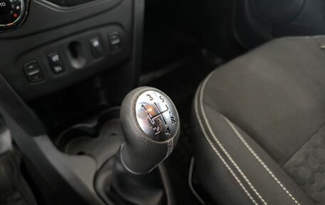 Renault Logan II, 2018 год, 857 287 рублей, 12 фотография