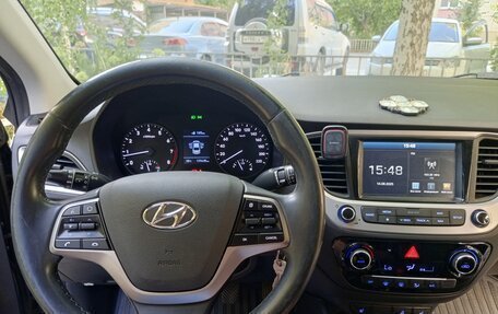 Hyundai Solaris II рестайлинг, 2017 год, 1 100 000 рублей, 12 фотография