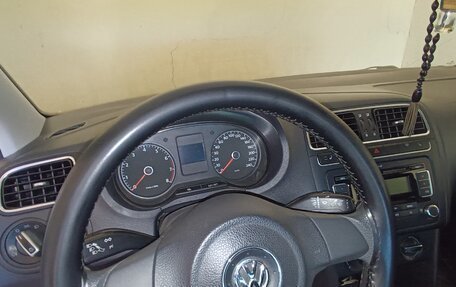 Volkswagen Polo VI (EU Market), 2011 год, 820 000 рублей, 21 фотография