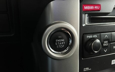 Toyota Land Cruiser Prado 150 рестайлинг 2, 2012 год, 2 449 000 рублей, 15 фотография