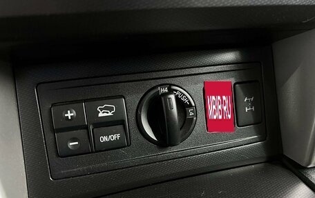 Toyota Land Cruiser Prado 150 рестайлинг 2, 2012 год, 2 449 000 рублей, 16 фотография