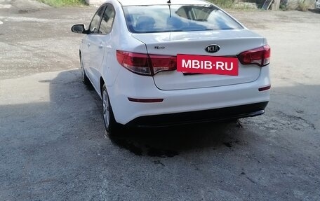 KIA Rio III рестайлинг, 2016 год, 680 000 рублей, 3 фотография