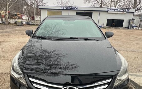 Hyundai Solaris II рестайлинг, 2015 год, 1 100 000 рублей, 4 фотография