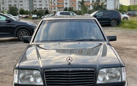 Mercedes-Benz E-Класс, 1994 год, 550 000 рублей, 1 фотография