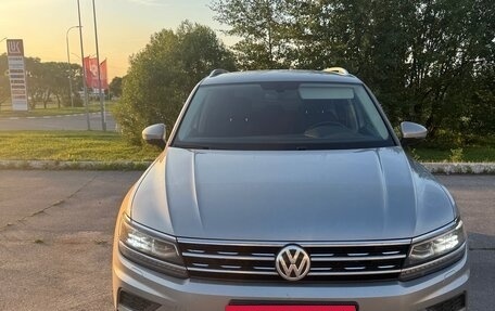 Volkswagen Tiguan II, 2017 год, 2 499 000 рублей, 8 фотография