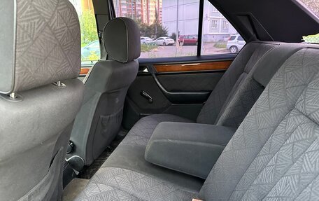 Mercedes-Benz E-Класс, 1994 год, 550 000 рублей, 10 фотография