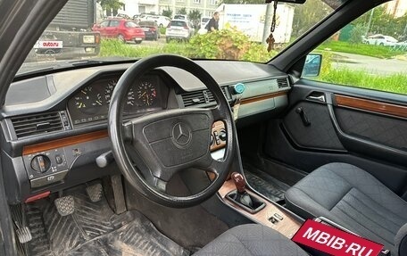 Mercedes-Benz E-Класс, 1994 год, 550 000 рублей, 8 фотография