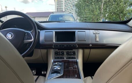 Jaguar XF I рестайлинг, 2012 год, 2 500 000 рублей, 23 фотография