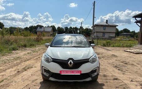 Renault Kaptur I рестайлинг, 2017 год, 1 000 000 рублей, 4 фотография