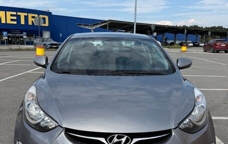 Hyundai Elantra V, 2012 год, 1 050 000 рублей, 2 фотография