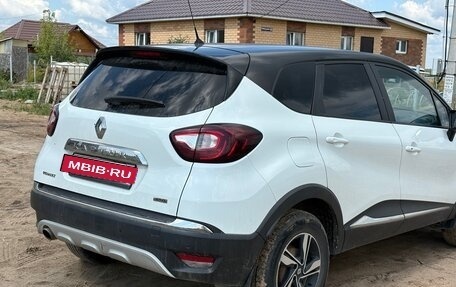 Renault Kaptur I рестайлинг, 2017 год, 1 000 000 рублей, 2 фотография