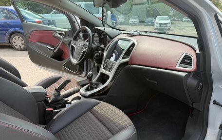 Opel Astra J, 2011 год, 1 100 000 рублей, 20 фотография