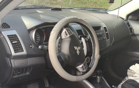 Mitsubishi Outlander III рестайлинг 3, 2007 год, 1 250 000 рублей, 6 фотография