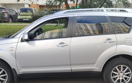 Mitsubishi Outlander III рестайлинг 3, 2007 год, 1 250 000 рублей, 13 фотография