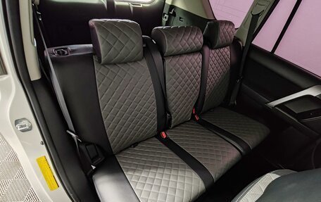 Toyota Land Cruiser Prado 150 рестайлинг 2, 2020 год, 5 550 000 рублей, 26 фотография