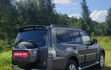 Mitsubishi Pajero IV, 2013 год, 2 700 000 рублей, 3 фотография