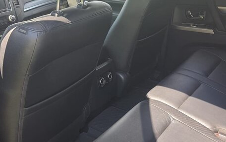 Mitsubishi Pajero IV, 2013 год, 2 700 000 рублей, 13 фотография