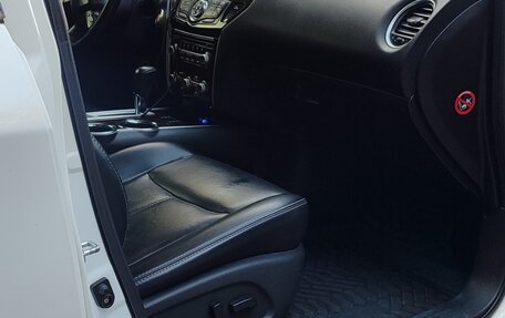 Nissan Pathfinder, 2015 год, 1 650 000 рублей, 6 фотография