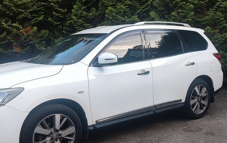 Nissan Pathfinder, 2015 год, 1 650 000 рублей, 11 фотография