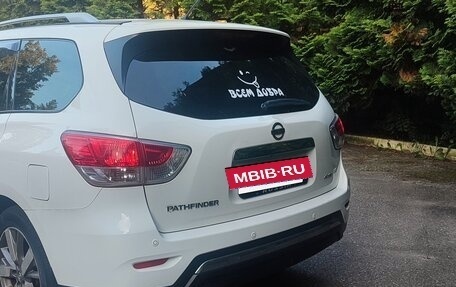 Nissan Pathfinder, 2015 год, 1 650 000 рублей, 10 фотография