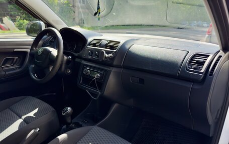 Skoda Fabia II, 2012 год, 400 000 рублей, 10 фотография