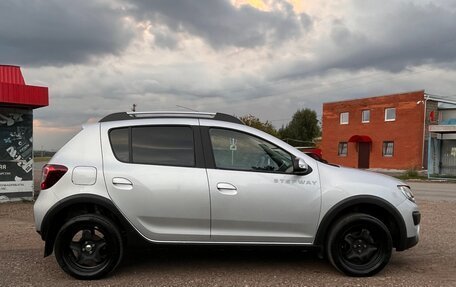Renault Sandero II рестайлинг, 2016 год, 1 050 000 рублей, 3 фотография